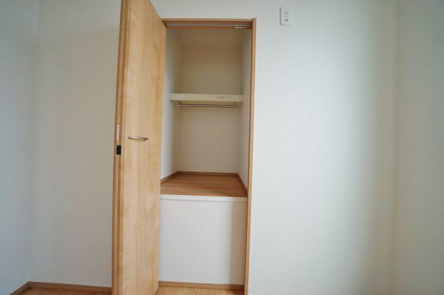 【横浜市西区東久保町26-16全3棟新築戸建て】★仲介手数料無料★（富士見台小学校・岩井原中学校）の収納