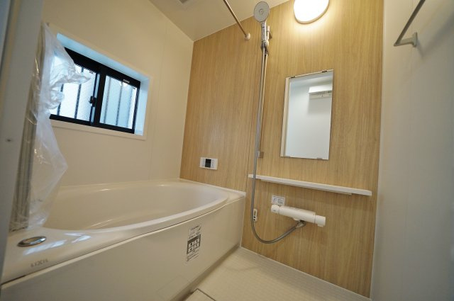 【横浜市西区東久保町26-16全3棟新築戸建て】★仲介手数料無料★（富士見台小学校・岩井原中学校）の浴室