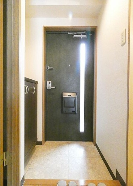 サンメゾンウエストの玄関