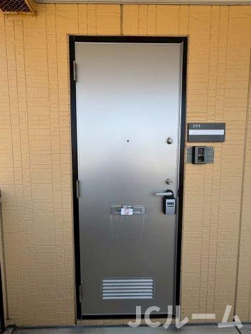 柏崎市宝町のアパートの玄関