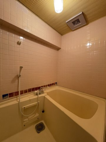 第２鶴丸ハイツの浴室