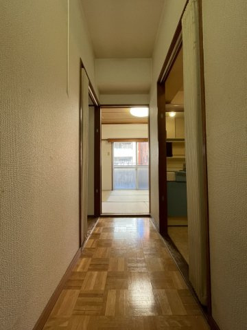 第２鶴丸ハイツの玄関