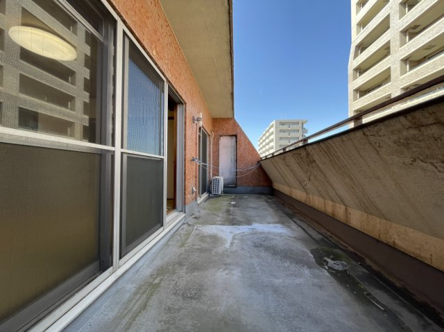 第２鶴丸ハイツのバルコニー|17.28㎡の広々としたバルコニーです