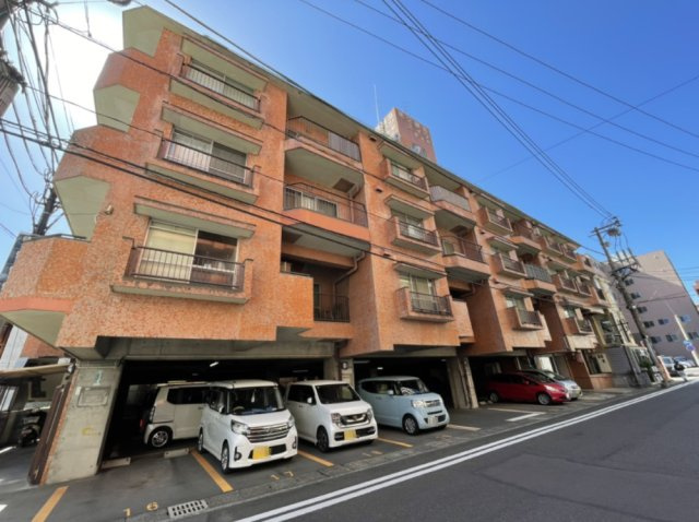 第２鶴丸ハイツの外観