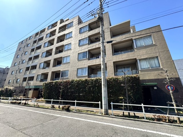 板橋区小茂根4丁目　ベルハイム小竹向原　新規フルリノベーション済の外観|堂々と存在感のある外観が目を惹きますね♪