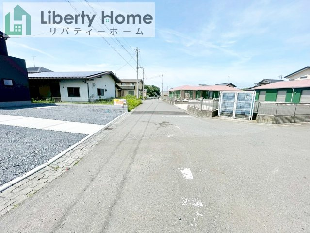 ひたちなか市阿字ヶ浦町第4　新築戸建　1号棟の前面道路含む現地写真
