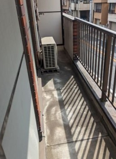 エース市川のバルコニー
