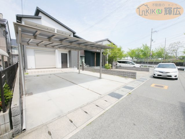 姫路市飾磨区今在家北2丁目　中古戸建の駐車場