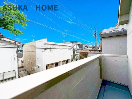 鶴見区上の宮１丁目のその他|バルコニーからの眺望になります。通風、日当たりともに良好です。お洗濯物もよく乾きますね。