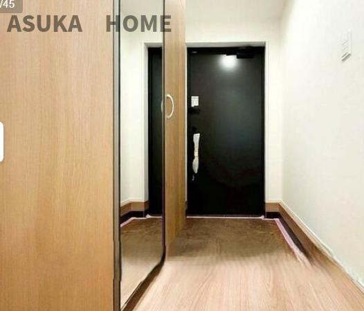 鶴見区上の宮１丁目のその他|大型の鏡付の玄関は、お出かけ前の身だしなみチエックが出来ますね。