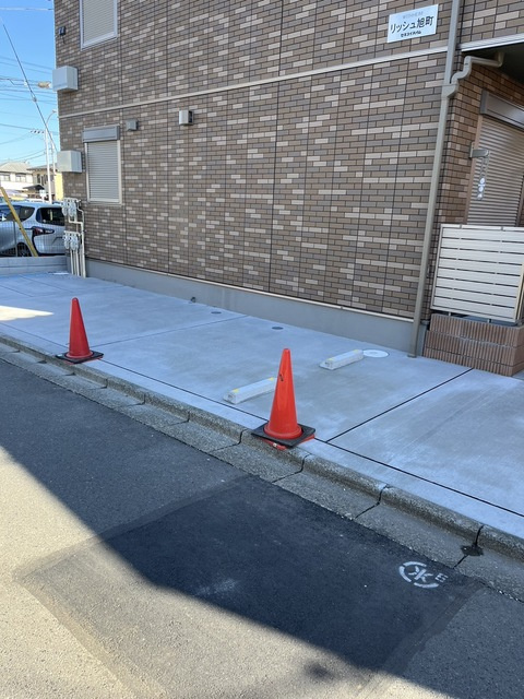 リッシュ旭町の駐車場