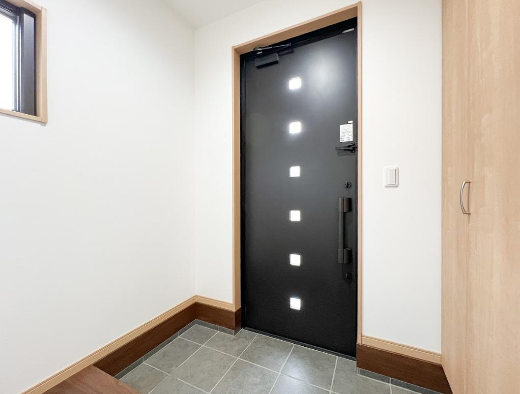 日立市小木津町　中古戸建の玄関