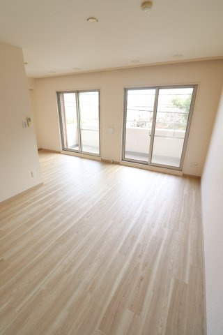 ブルームライフ向ヶ丘遊園の居間・リビング