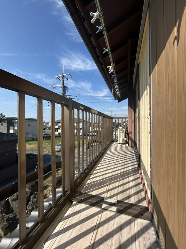 ひたちなか市大字東石川　中古戸建のバルコニー