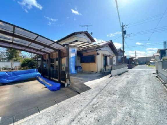 ひたちなか市大字東石川　中古戸建の前面道路含む現地写真