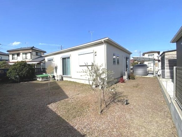 大網白里市南横川　中古戸建の庭|令和2年11月築 4LDK平屋 敷地約99坪 駐車5台可能 リビング約17帖 上下水 浴室暖房付
