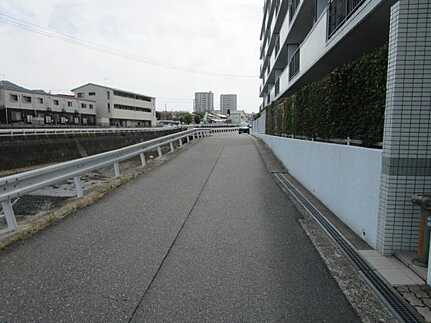 シャルム新駅前の周辺