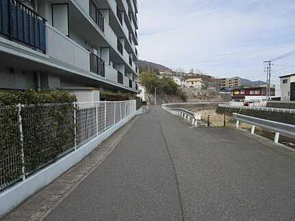 シャルム新駅前の周辺
