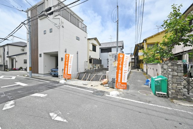 ファーストタウン伊丹市堀池2丁目新築一戸建て｜2SLDK＋駐車1台の外観|小中学校が徒歩10分圏内でお子様の通学の際も安心です。物件の詳細などお気軽にお問い合わせください。