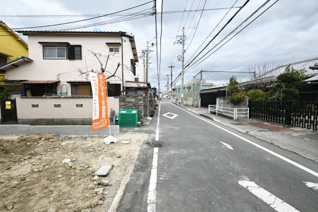 ファーストタウン伊丹市堀池2丁目新築一戸建て｜2SLDK＋駐車1台の前面道路含む現地写真|北東側前面道路、幅員約4.5ｍ