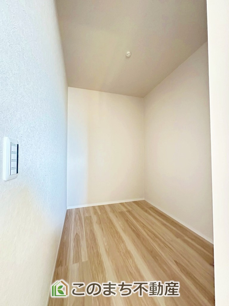 リガーレ宇都宮市双葉5期の収納|オープンタイプのウォークインクローゼットで収納もたっぷり確保しています。大型荷物も収納できて便利ですね！
