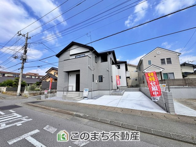 リガーレ宇都宮市双葉5期の前面道路含む現地写真|前面道路は広々としてます！運転が苦手な方でもお車の出し入れ簡単で安心です☆
