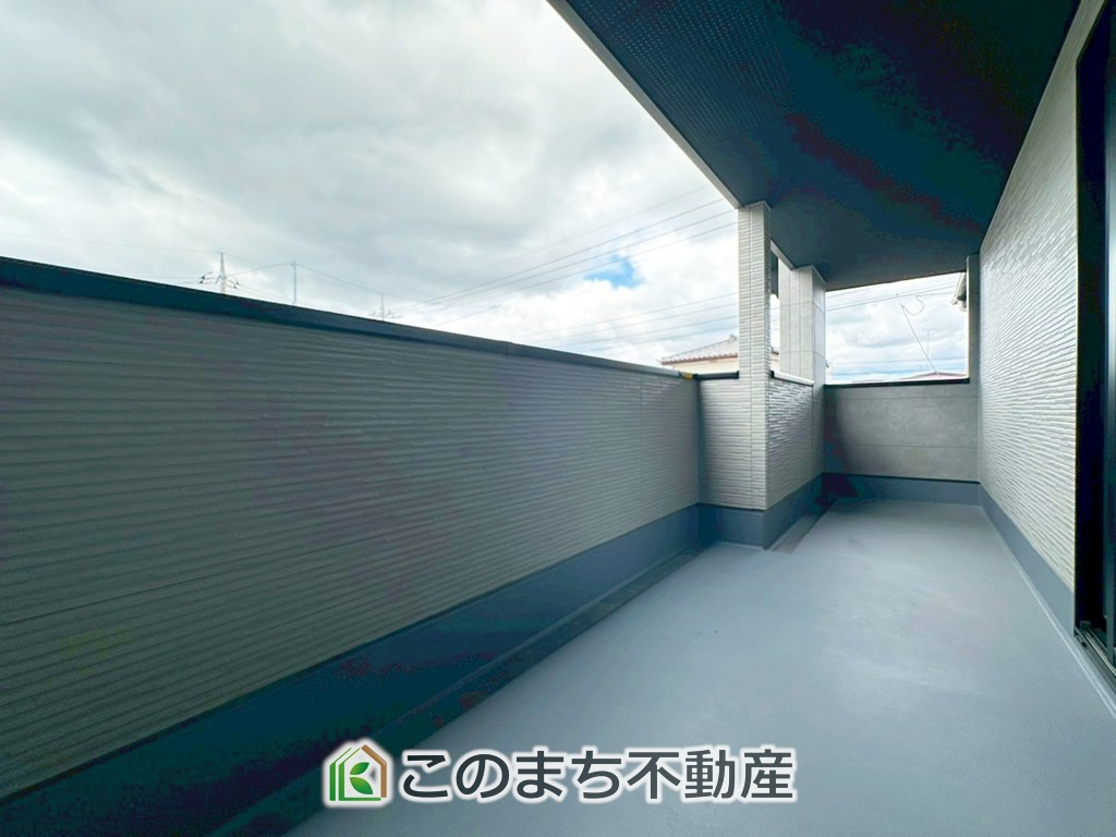 リガーレ宇都宮市双葉5期のバルコニー|"南向きバルコニーがございます！
陽当りが確保されておりますので洗濯物も速乾です！"
