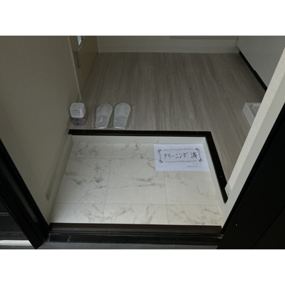 【玄関】 | ザ・ウェーブ西ヶ丘 | 収納もある玄関です