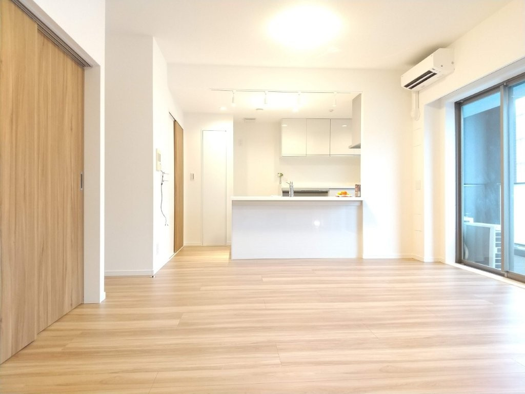 川口パークタワーの居間・リビング|リノベーション工事中のためイメージ写真です(5月上旬完成予定)