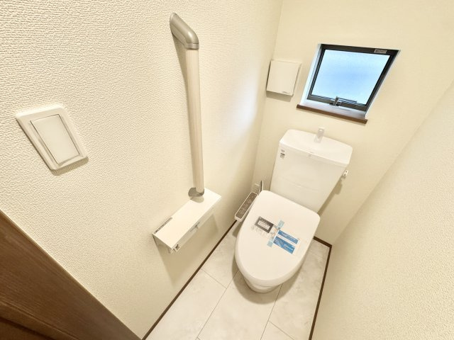 千葉市稲毛区山王町全２棟【現地販売会】のトイレ