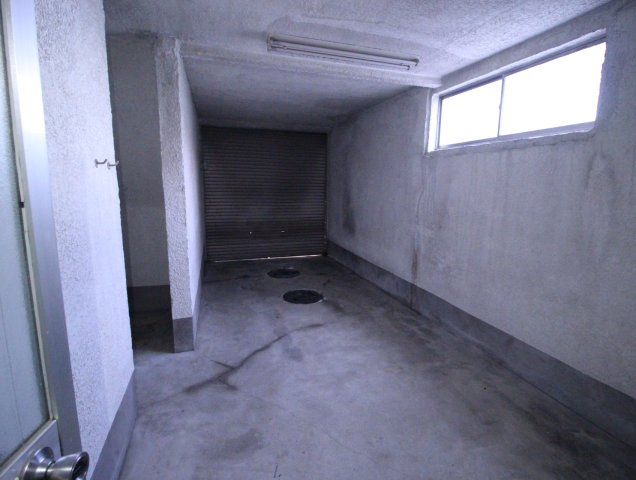 【駐車場】 | 津田東町2丁目　貸家 | インナーガレージになります。