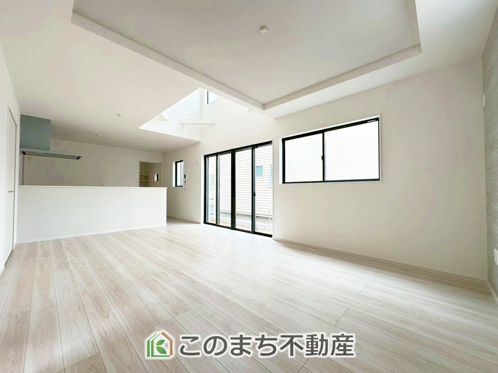 リガーレ宇都宮市双葉5期の居間・リビング|時間のゆとりと空間、暖かな陽光がもたらす光と風を独占してください。新しい暮らしが始まります。
