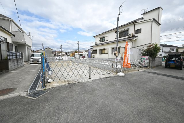 ファーストタウン伊丹市堀池2丁目建築条件無し土地の外観|伊丹市「堀池」に全2区画新規分譲開始致しました。
1号棟は期間限定土地売り販売です。建築条件無しの為、お好きなハウスメーカーや工務店でご建築して頂けます。皆様からのご連絡を心よりお待ちしております。
