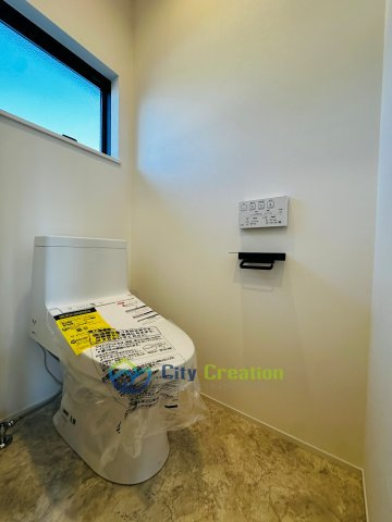 藤沢市片瀬山１丁目　新築戸建　全2棟のトイレ