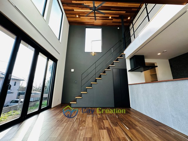 藤沢市片瀬山１丁目　新築戸建　全2棟の居間・リビング