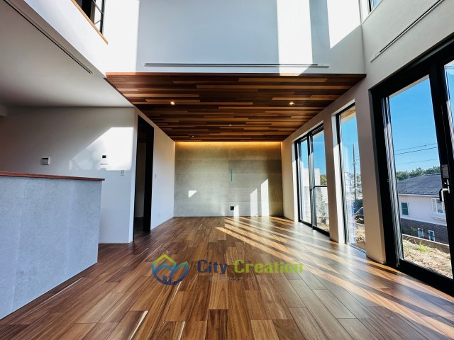 藤沢市片瀬山１丁目　新築戸建　全2棟の居間・リビング