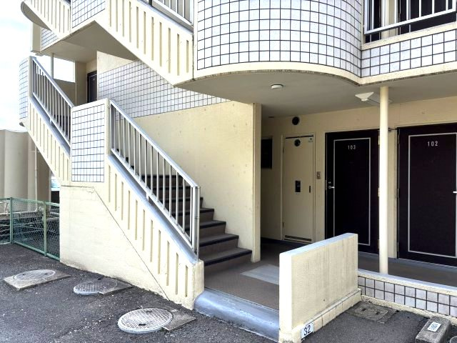 旭マンションのエントランス