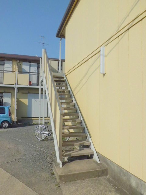 シティハイム　ヒロセＢのロビー|アパート入口部分