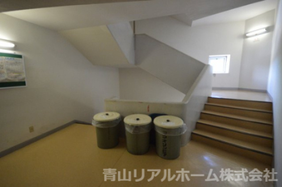 【その他共用部分】 | 各階ゴミ捨て場