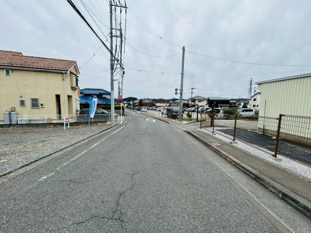 あきる野市雨間　売地　55坪！の前面道路含む現地写真