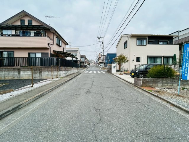 あきる野市雨間　売地　55坪！の前面道路含む現地写真