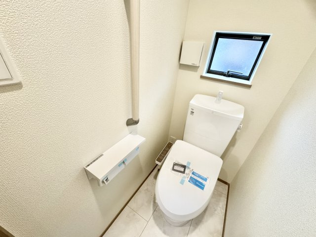 千葉市稲毛区山王町全２棟【現地販売会】のトイレ