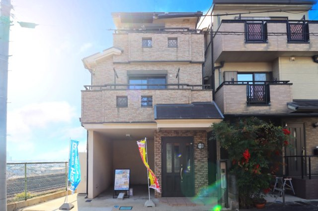 【ReDream】大山崎町岩崎の外観|≪些細なことでもご相談ください！≫
地元に詳しいスタッフにもご相談可能！
短時間のご見学＆ご相談も受付中！
