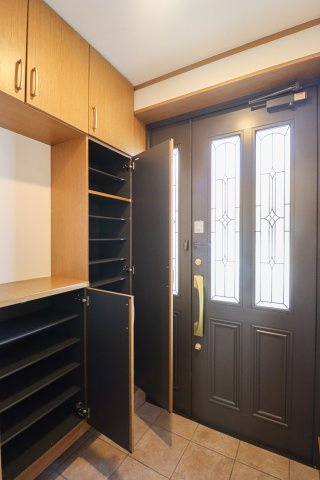 【ReDream】大山崎岩崎の玄関|小物を置いてオシャレな玄関に！帰ってきてホッと安心するマイホーム！