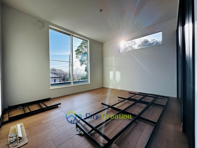 藤沢市片瀬山１丁目　全2棟２号棟の洋室