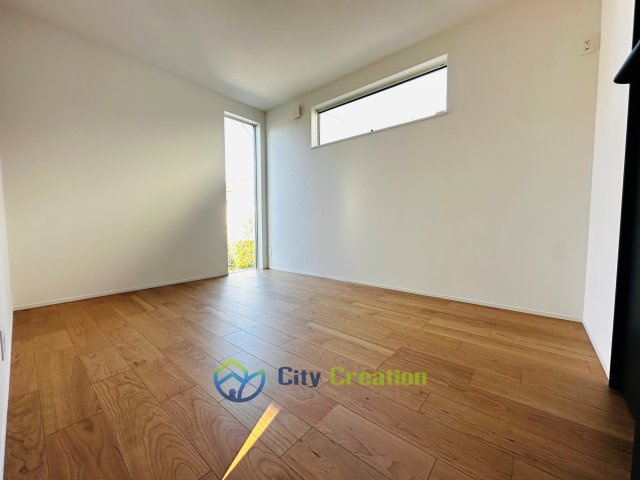 藤沢市片瀬山１丁目　全2棟２号棟の洋室