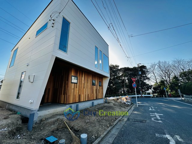 藤沢市片瀬山１丁目　全2棟２号棟の前面道路含む現地写真