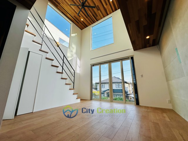 藤沢市片瀬山１丁目　全2棟２号棟の居間・リビング