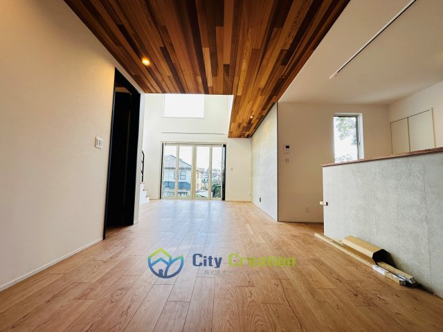 藤沢市片瀬山１丁目　全2棟２号棟の居間・リビング