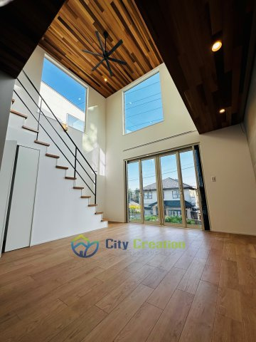 藤沢市片瀬山１丁目　全2棟２号棟の居間・リビング